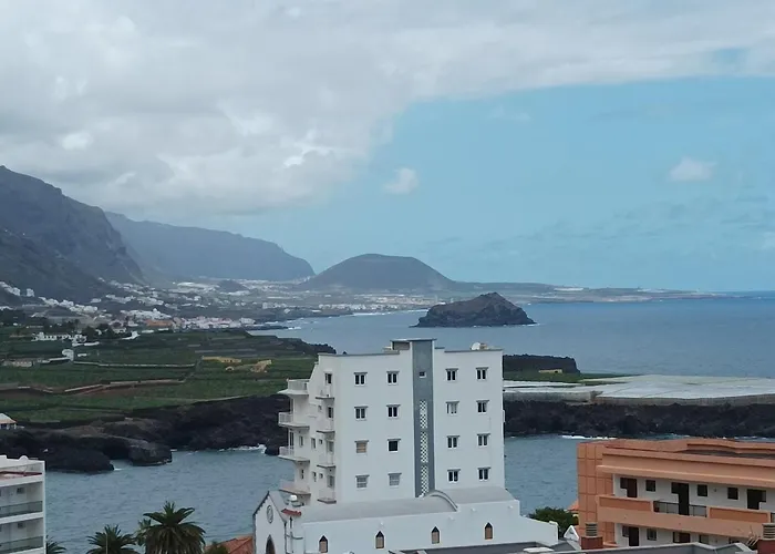 Mit Schoener Aussicht Und Terrasse アパート