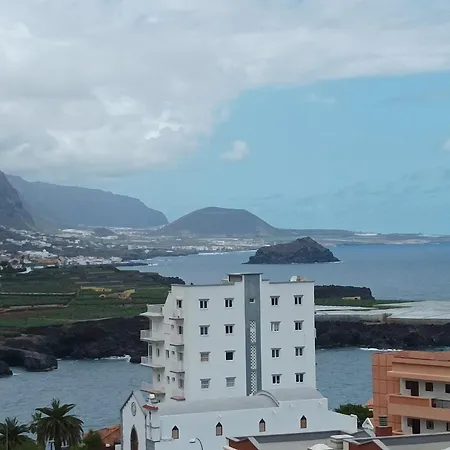 Mit Schoener Aussicht Und Terrasse Apartmán