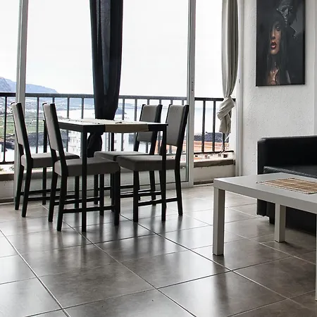 Appartamento Mit Schoener Aussicht Und Terrasse