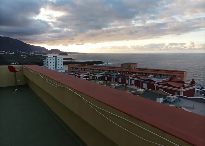 Mit Schoener Aussicht Und Terrasse